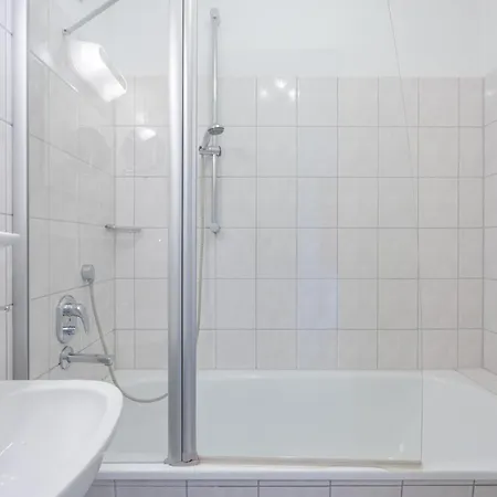 663, Seepark Apartment *